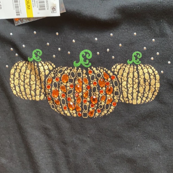 Cute 3/4 sleeve fall top - Picture 2 of 4